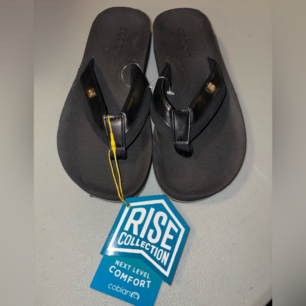 COBIAN Women's Reya Rise Black Flip Flop Sandal (REY22-001) Size 6 Medium